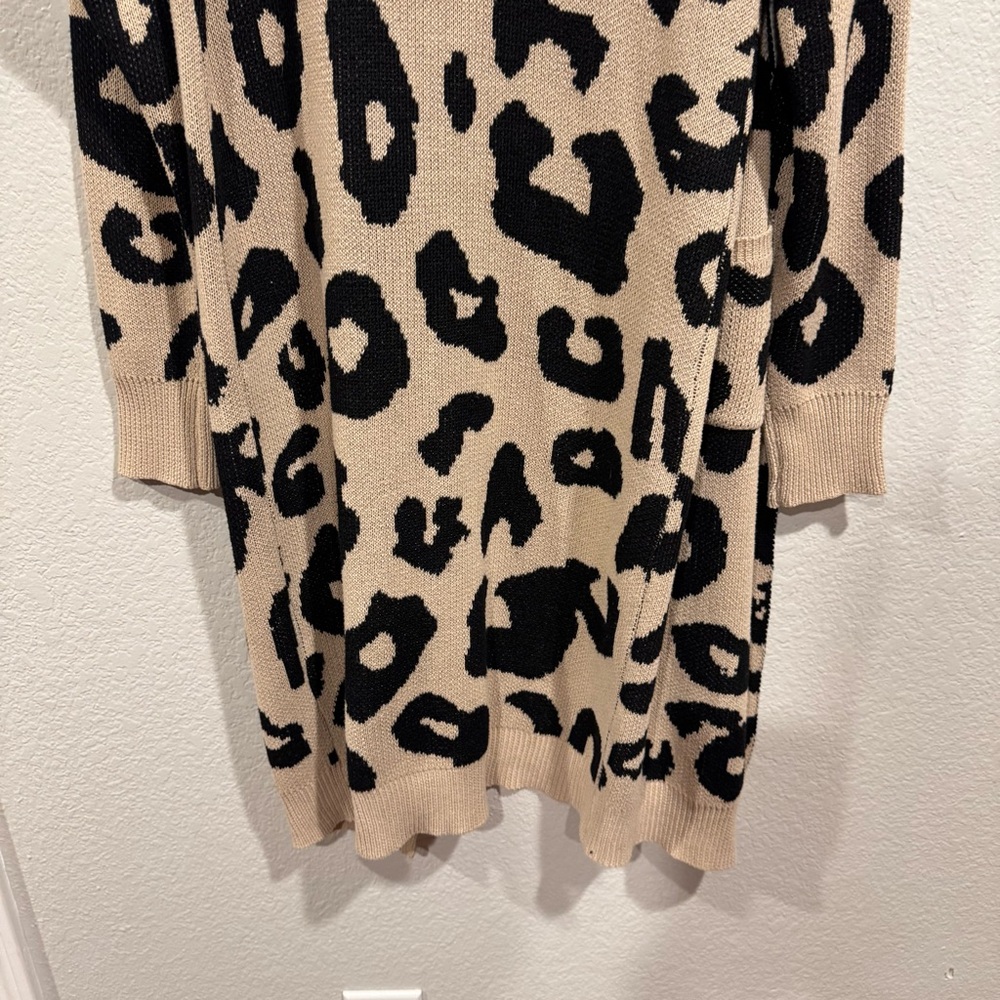 Angashion Med Animal print open front cardigan - Picture 6 of 7